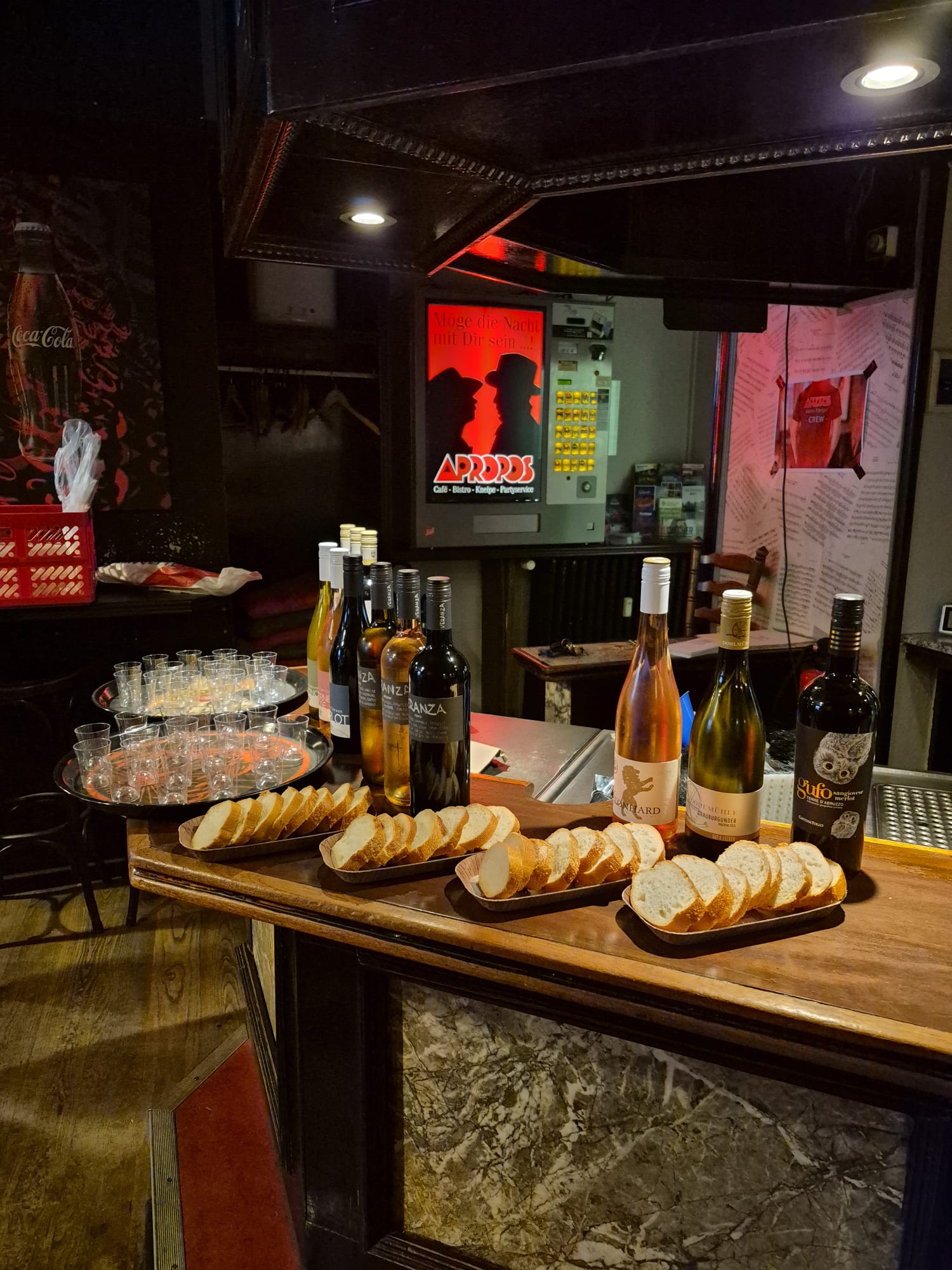 Weinprobe &ndash; Tasting im Apropos